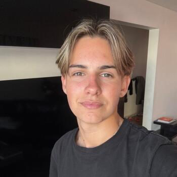 Babysitter in Melun: Milan CERISIER