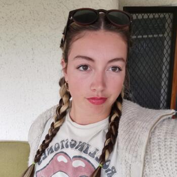 Babysitter in Dunedin: Freya