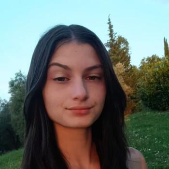 Babysitter in Marignane: Lily