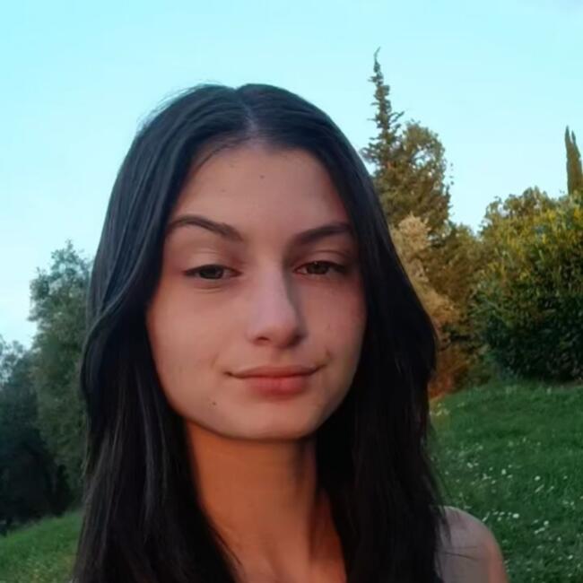 Babysitter in Marignane: Lily