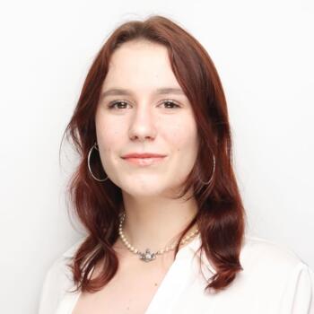 Babysitter Paris: Ines