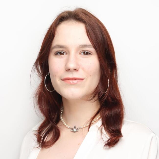 Babysitter in Paris: Ines