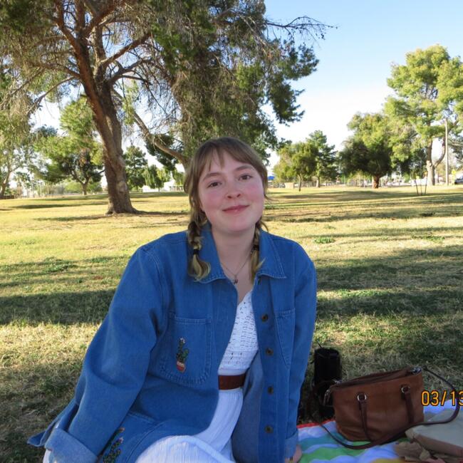 Babysitter in Phoenix: Sarah