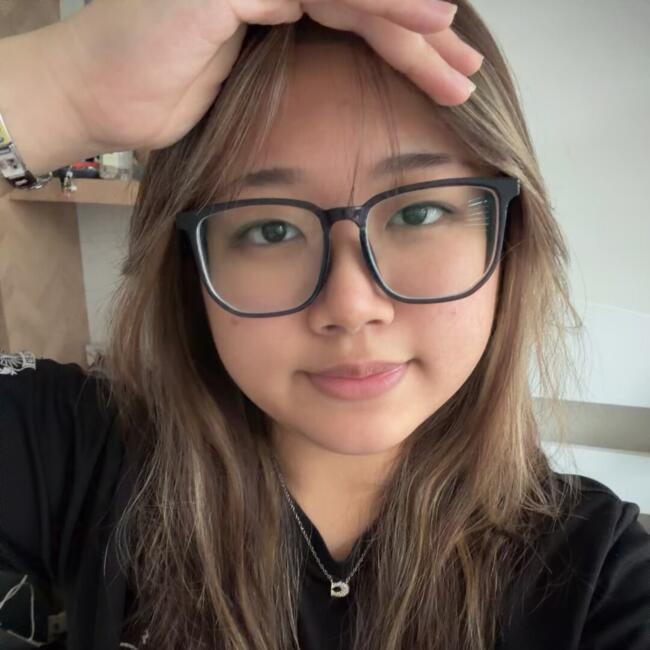 Babysitter in Singapore: Jasline
