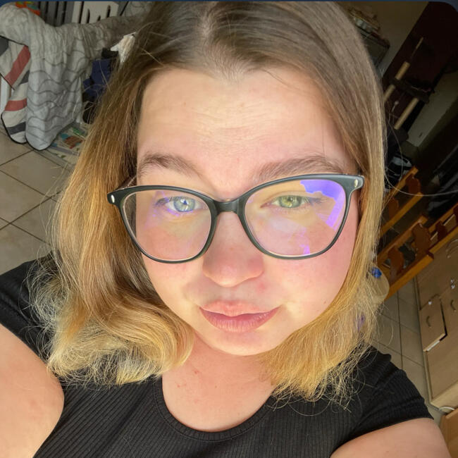 Babysitter in Festieux: Lindsay