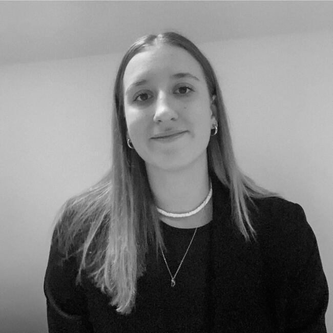 Babysitter in Neuenburg: Léa