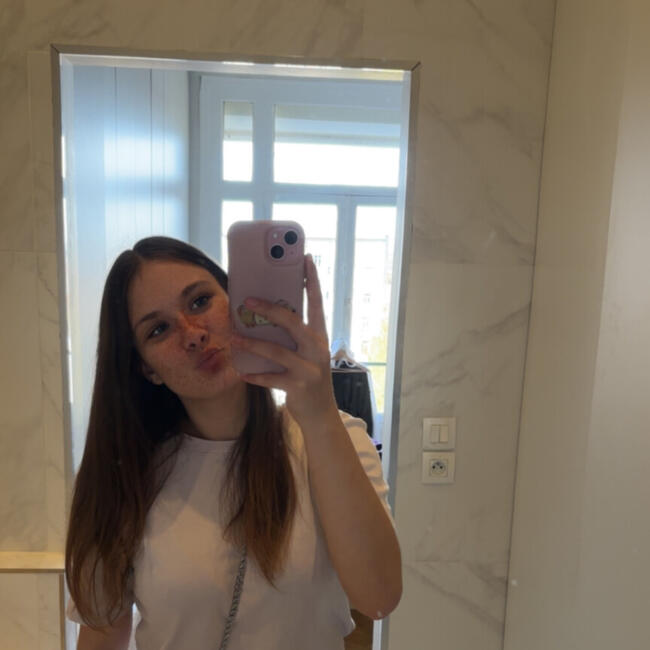 Babysitter in Wervik: Maylee