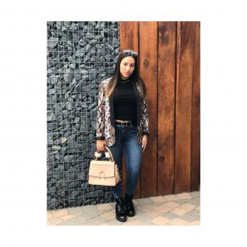 Breistroff-la-Grande的保母: Élisa