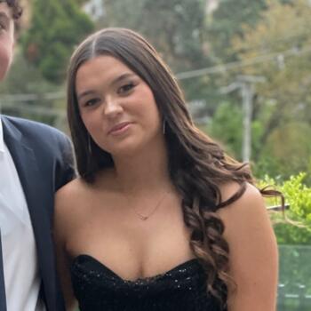 Babysitter in Auckland: Bella