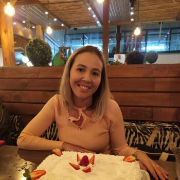 Babysitter Canoas: Sara