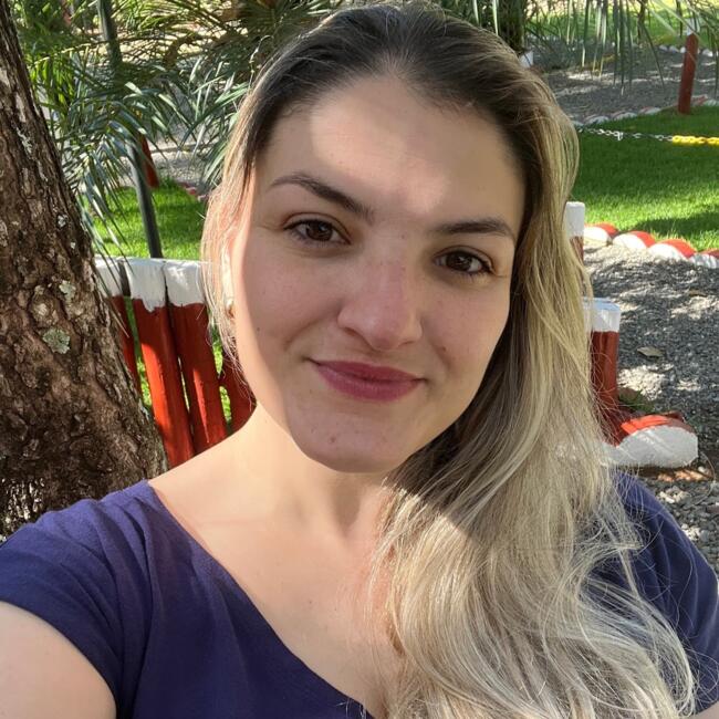 Emprego de babá em Brasília: Nathália