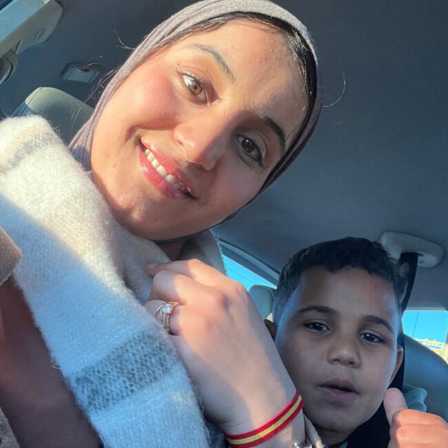 Canguro en Sabadell: Khadija