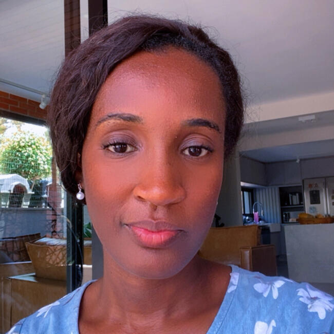 Emprego de babá em Curitiba: Mariana