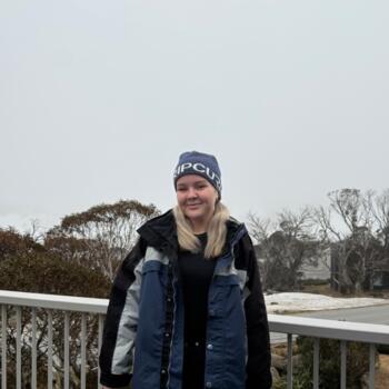 Babysitter in Rockhampton: Hannah