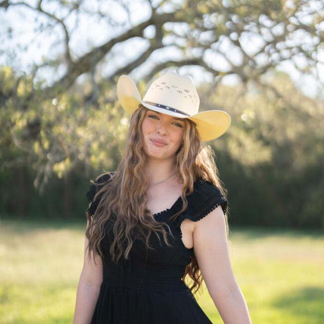 Babysitter in Liberty Hill: Alivia