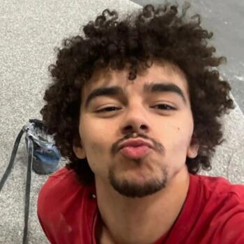 Babysitter in Tauranga: Ash