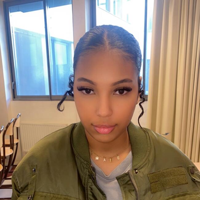 Babysitter in Paris: Imane