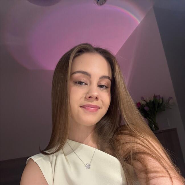 Babysitter in Exeter: Eva