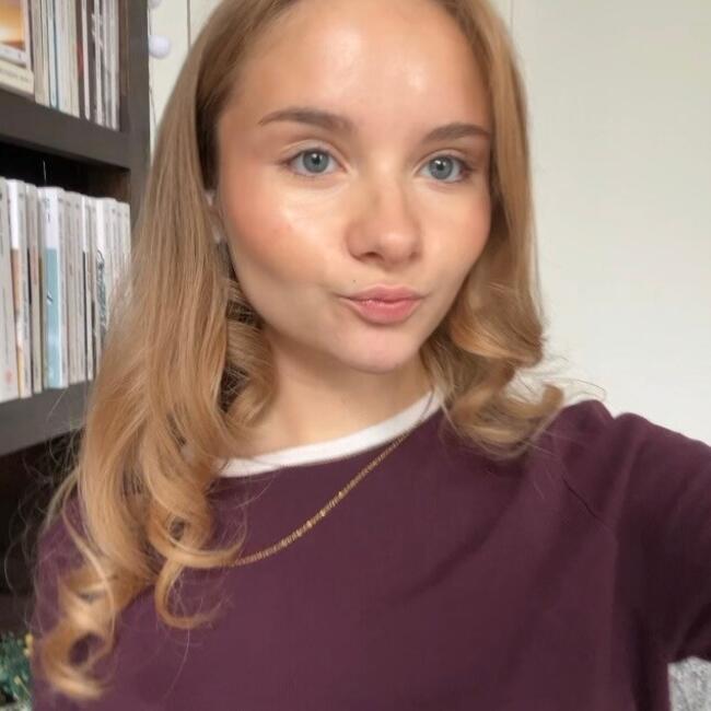 Babysitter in Bordeaux: Mila