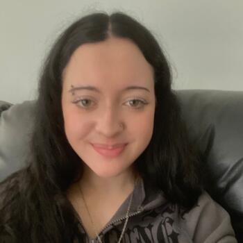 Babysitter in Upper Hutt: Isabella