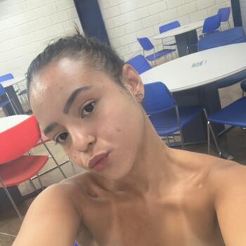 Babá em Goiânia: Yasmin