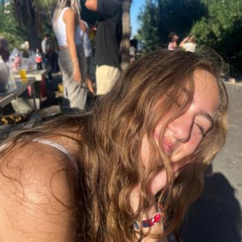 Babysitter in Qiryat Yam: Yarden