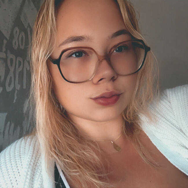 Babysitter in Arcis-sur-Aube: Iris