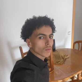 Canguro en Hospitalet de Llobregat: Mohamed
