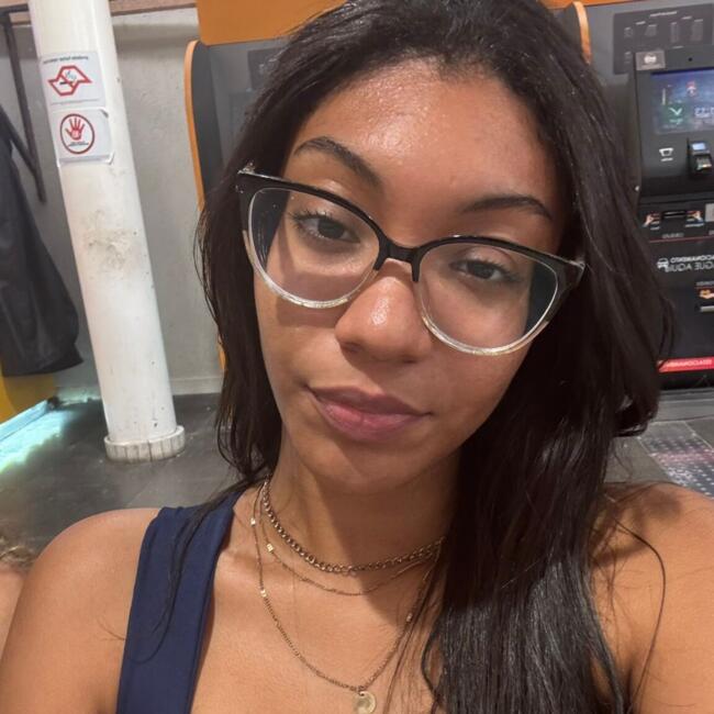 Babá em São José da Vitória: Luiza