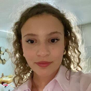 Babysitter in Paris: Ines