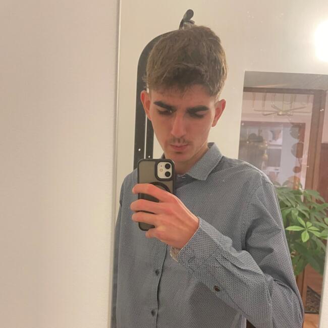 Babysitter in Souastre: Tom