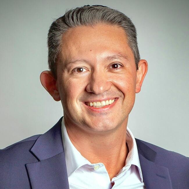 Emprego de babá em Itupeva: Carlos