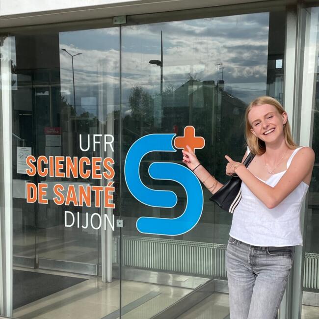 Babysitter in Chaudenay: Lucie