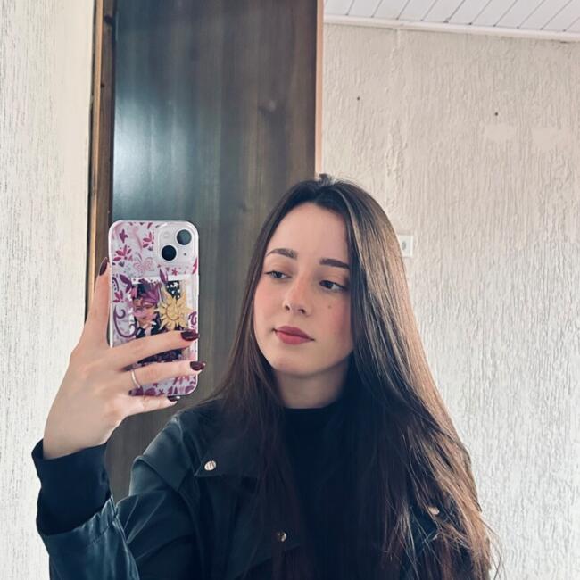 Babá em Almirante Tamandaré: Julia