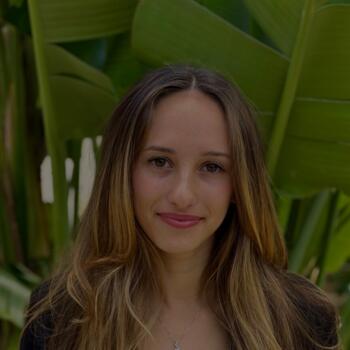 Babysitter in Roquefort-les-Pins: Olivia
