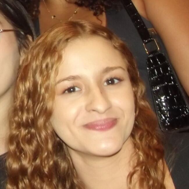 Babysitter in Niterói: Luiza