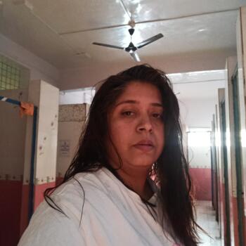 पुणे में बेबीसिटिंग की नौकरी: बेबीसिटिंग से जुड़े काम Aparna