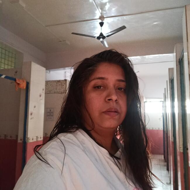 पुणे में बेबीसिटिंग की नौकरी: Aparna