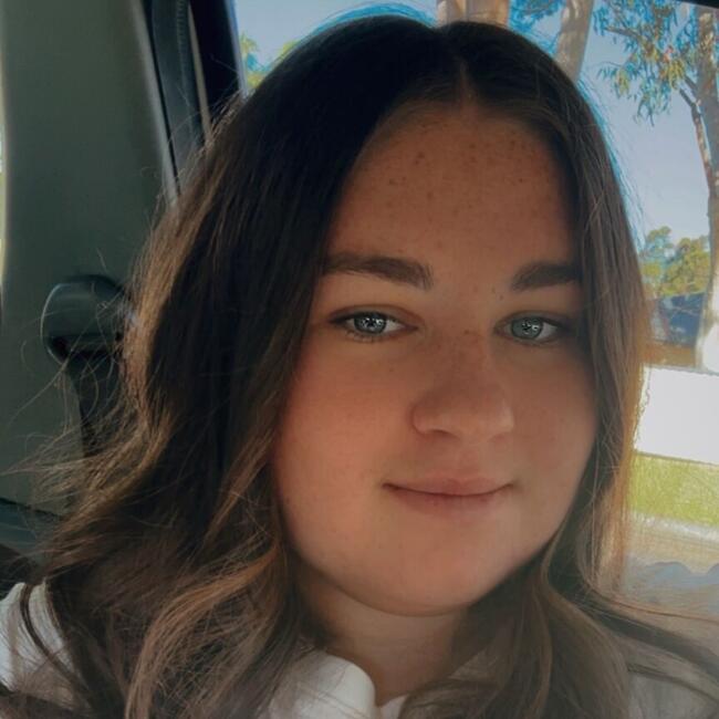 Babysitter in Central Coast: Alana