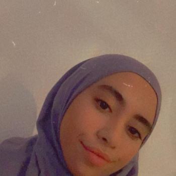 Babysitter in Lillo-Fort: Noura