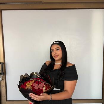 Babysitter in Medellín: Valentina