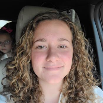 Babysitter in Gainesville: Maddie