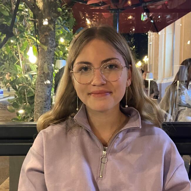 Babysitter in Bonn: Bianca