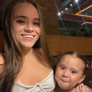 Babysitter Belford Roxo: Laura