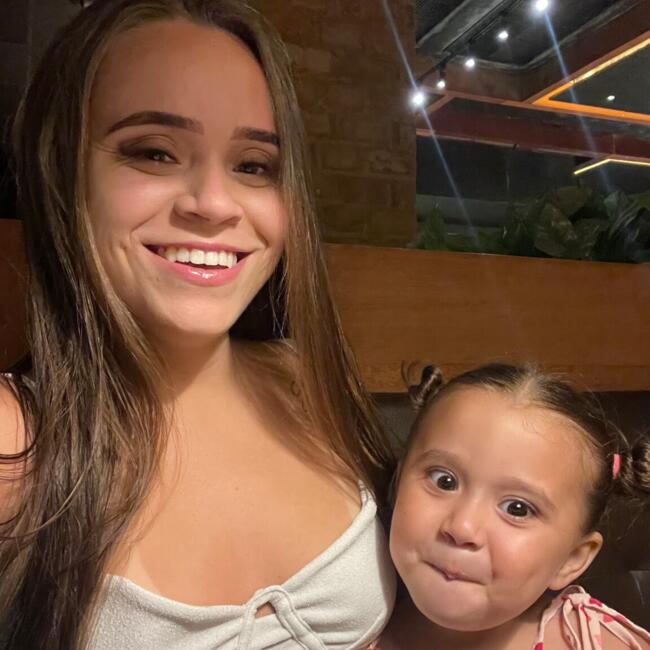 Babysitter in Belford Roxo: Laura