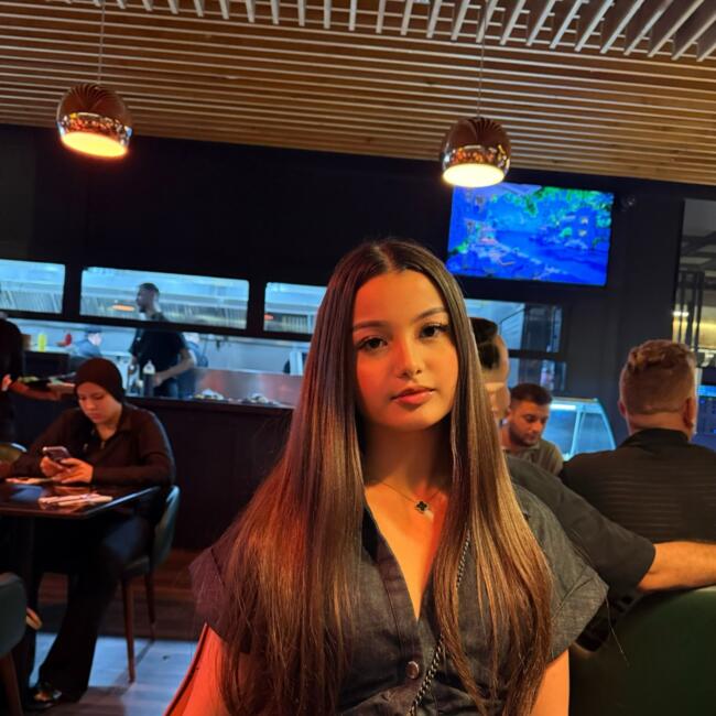 Babysitter in Sutton: Melissa