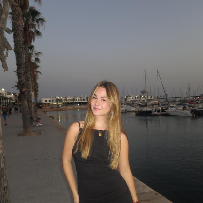 Babysitter in Arroyomolinos: Marta