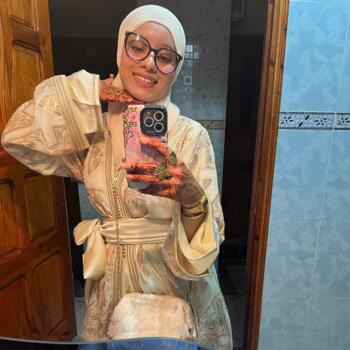 Babysitter in Levallois-Perret: Hajar