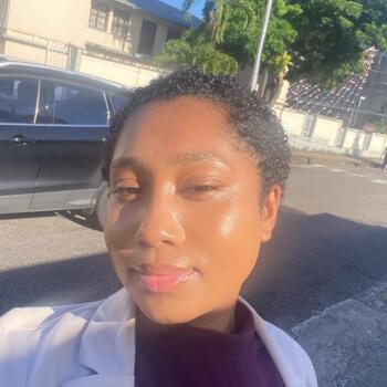 Nanny in Glencoe: Syriah