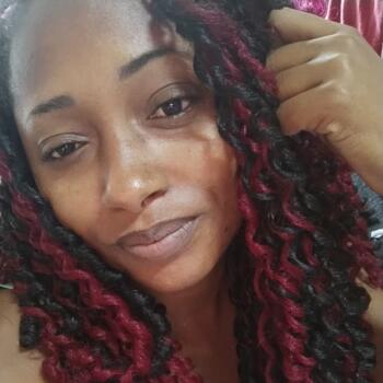 Babysitter in Itaboraí: Raiane